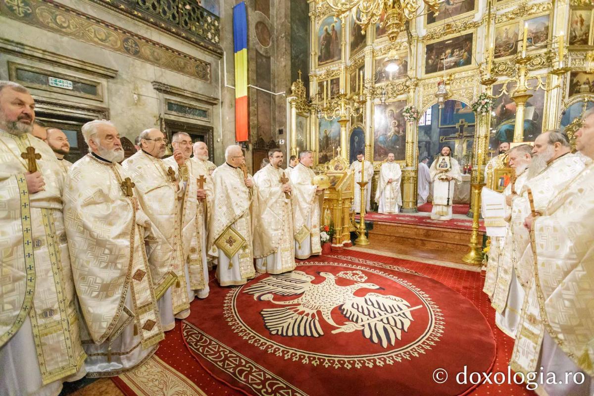 Liturghie arhierească la Catedrala Mitropolitană din Iași  în cinstea Sfinților Trei Ierarhi / Foto: pr. Silviu Cluci