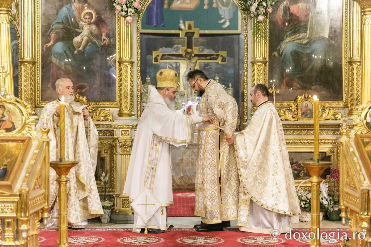 Liturghie arhierească la Catedrala Mitropolitană din Iași  în cinstea Sfinților Trei Ierarhi / Foto: pr. Silviu Cluci